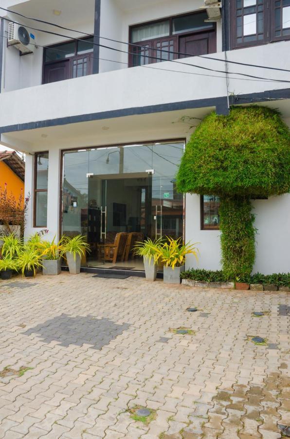 Zendara Hotel Negombo Bagian luar foto